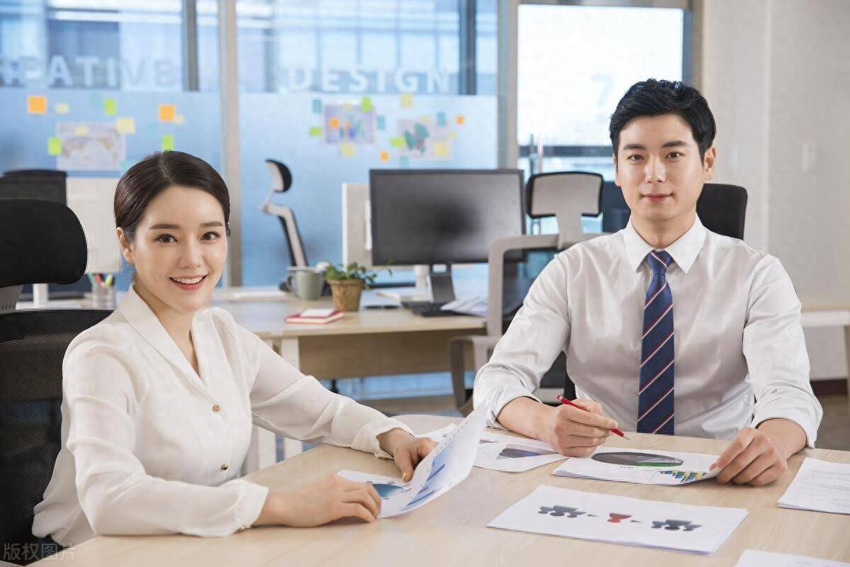 与人相处,这三种人人品不好,遇到不要深交_生活_年轻人_同事