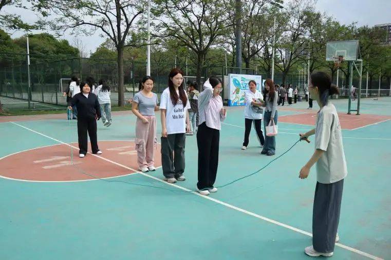 四季欧亚绽放青春春季健康体育节社区间跳绳比赛圆满结束