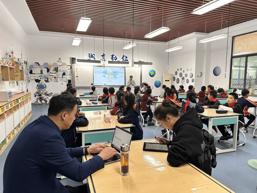 教学视导重知行学科研修助成长记金陵小学迎区教师发展中心教学视导