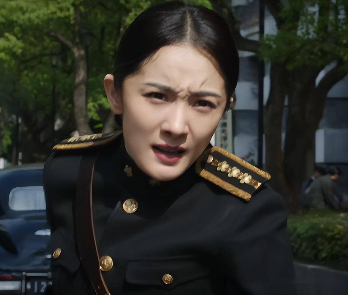杨幂新剧预告脸部状态堪忧:双下巴,法令纹深,已不适合演谍战了
