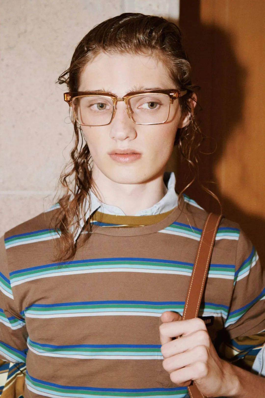 张元英,赵今麦,刘柏辛教你怎么穿成年轻人最爱的"女记者风"_prada