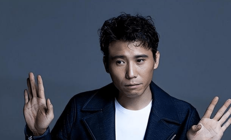 他是刘敏涛同班同学长得帅演技好出道26年却不温不火