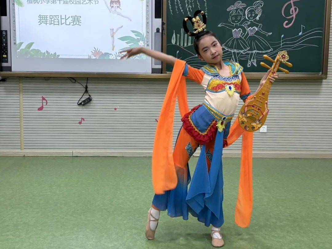 檀枫校区举行第十届艺术节舞蹈小明星比赛