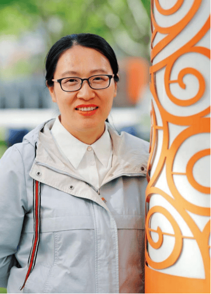 孙丽娜,先后获"省级优课",市"优课"一等奖.