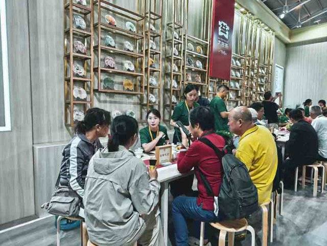 第十六届普洱茶博览会首日，看他们花式玩转茶产业