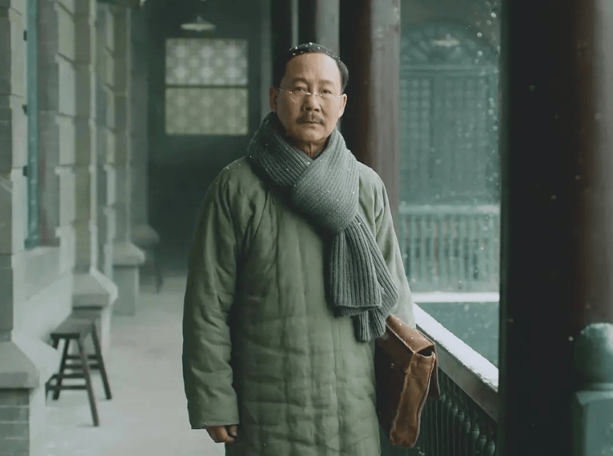 他是国家一级演员,与青梅竹马妻子恩爱40年,儿子有才是他的骄傲_马少