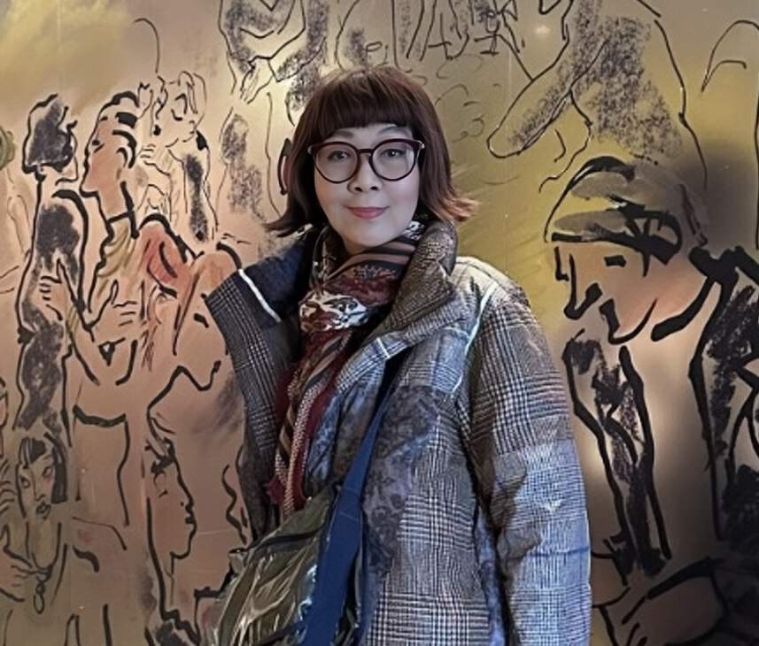 香港服装设计师患大肠癌离世,癌细胞扩散到肝部,手术后昏迷多日