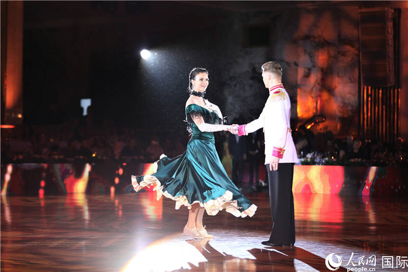 第五届"克里姆林宫杯"国标舞锦标赛在莫斯科举行_比赛_俄罗斯_专业组