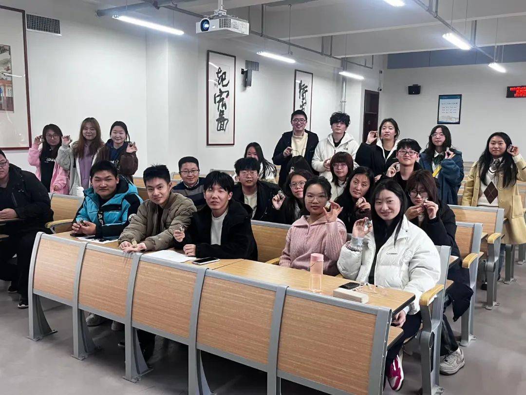 班级特色品牌建设风采展,快来为你喜欢的项目投票吧!