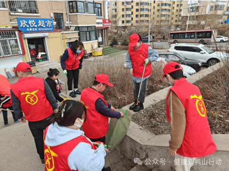 【工作动态】"情系社区,健康同行" 市卫生健康委下沉社区开展志愿服务