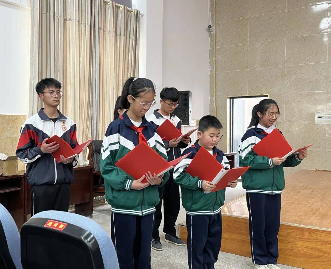 青春逢盛世 奋斗正当时 | 共青团积石山县委开展民族中学2024年新团员