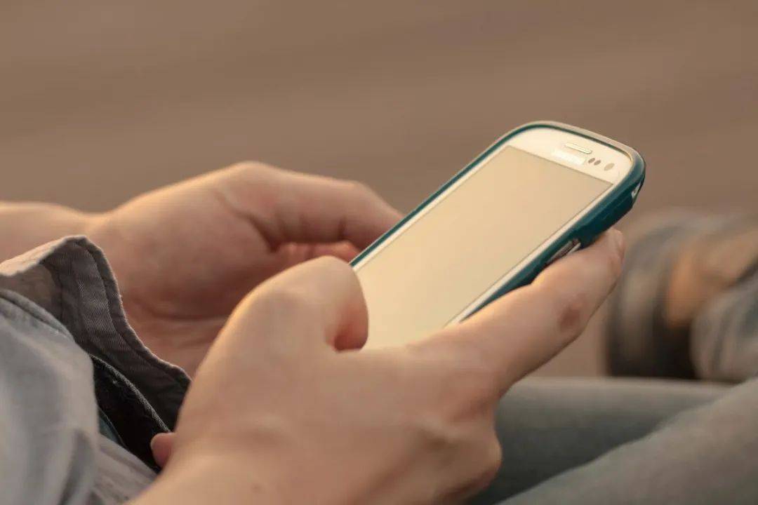 06手机的正确使用与掌控人类固然不能拒绝科技进步,网络通信也越来越