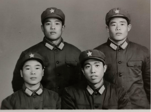 1976年我在部队当兵,因矛盾与城市兵打架受批评,后来他成我贵人