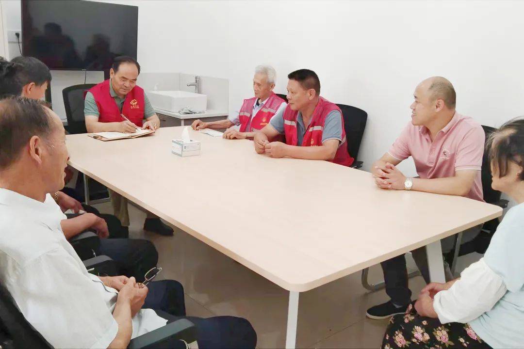 局拟稿:陈悦清审核:张佳妮审签:俞群花● 【海棠领航·幸福小区】注意