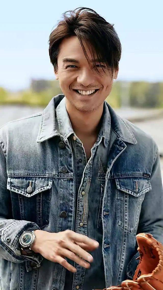 舒淇晒合照为冯德伦庆生,两人无儿无女为何还如此幸福?