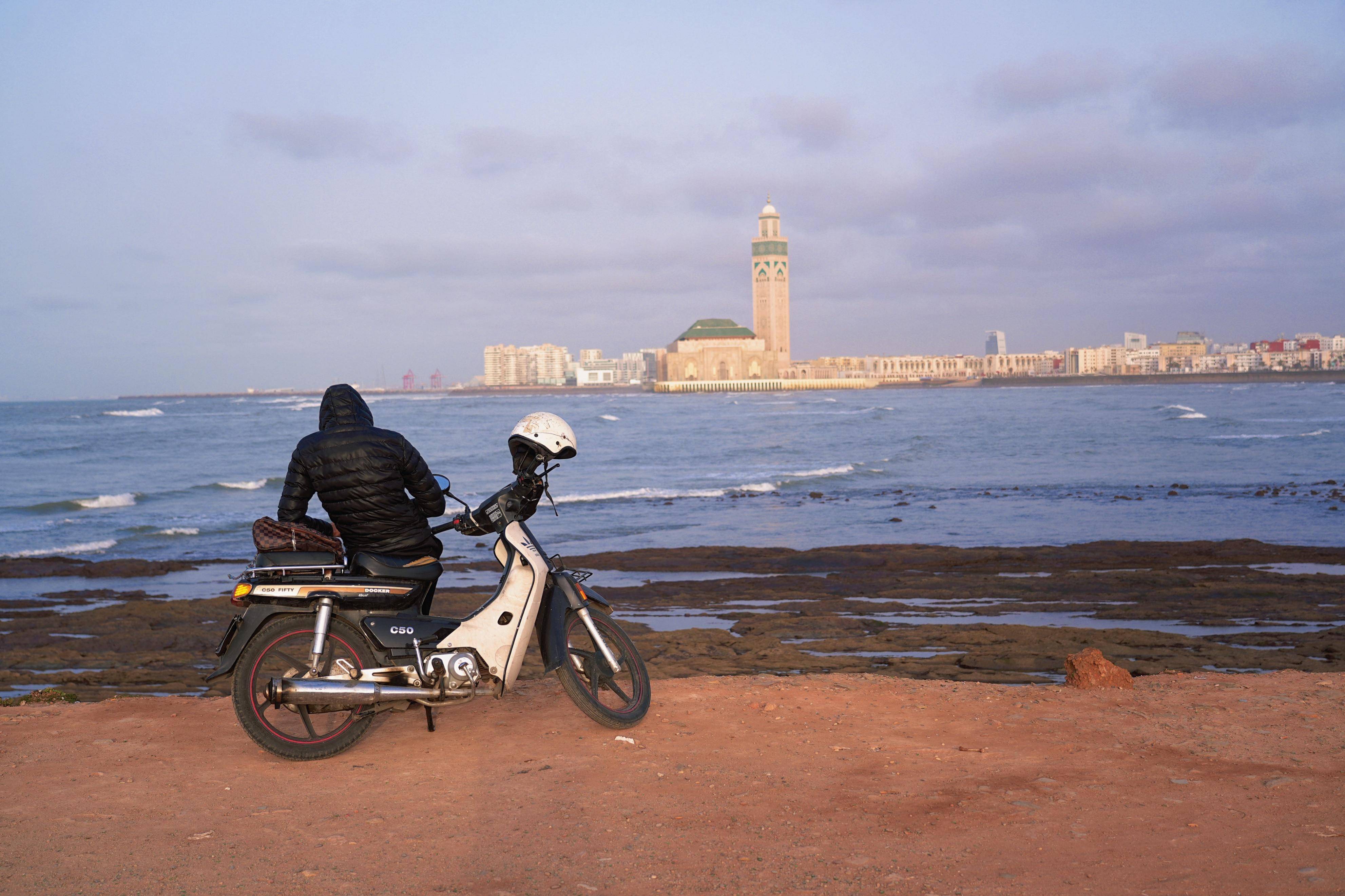 是素质低还是消费能力高?摩洛哥网红餐厅二楼被中国游客包场之感