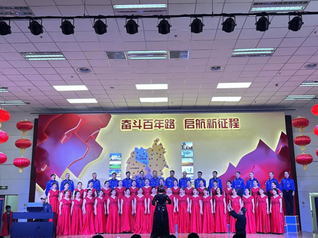 龙潭区举行"春天的礼赞暨庆祝五·一劳动节文艺演出"