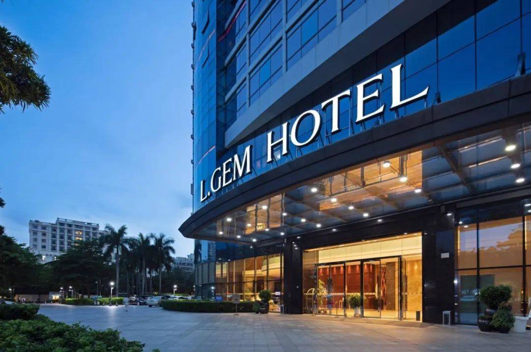 06118抢【深圳绿景酒店】自助餐,全周通用!炙烤生蚝,扇贝不限量!