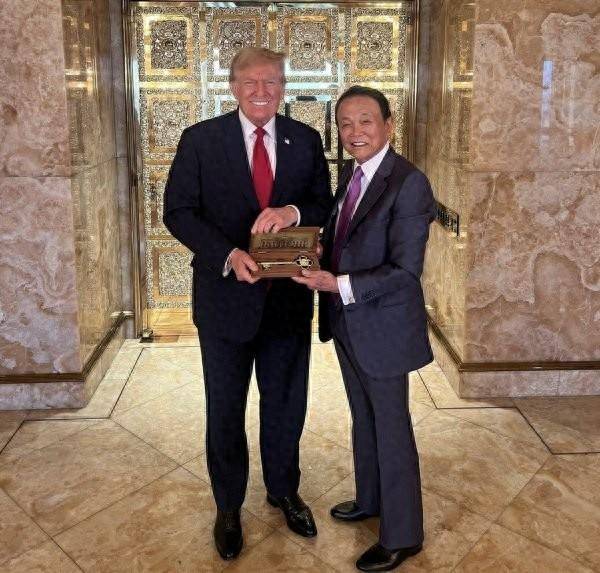 日本前首相麻生太郎拜会特朗普，日媒：拜登政府人士批日本“做法卑鄙”