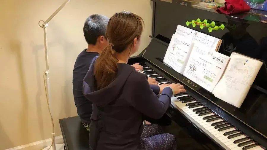 老婆想把儿子培养成“李健”，结果音乐学了半年就傻眼了...