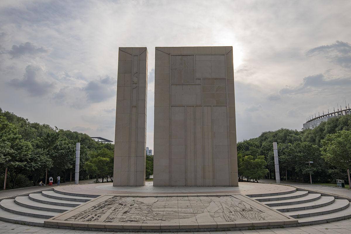 白城医专猝死事件:教育厅发布通告,撤销教师资格,调离