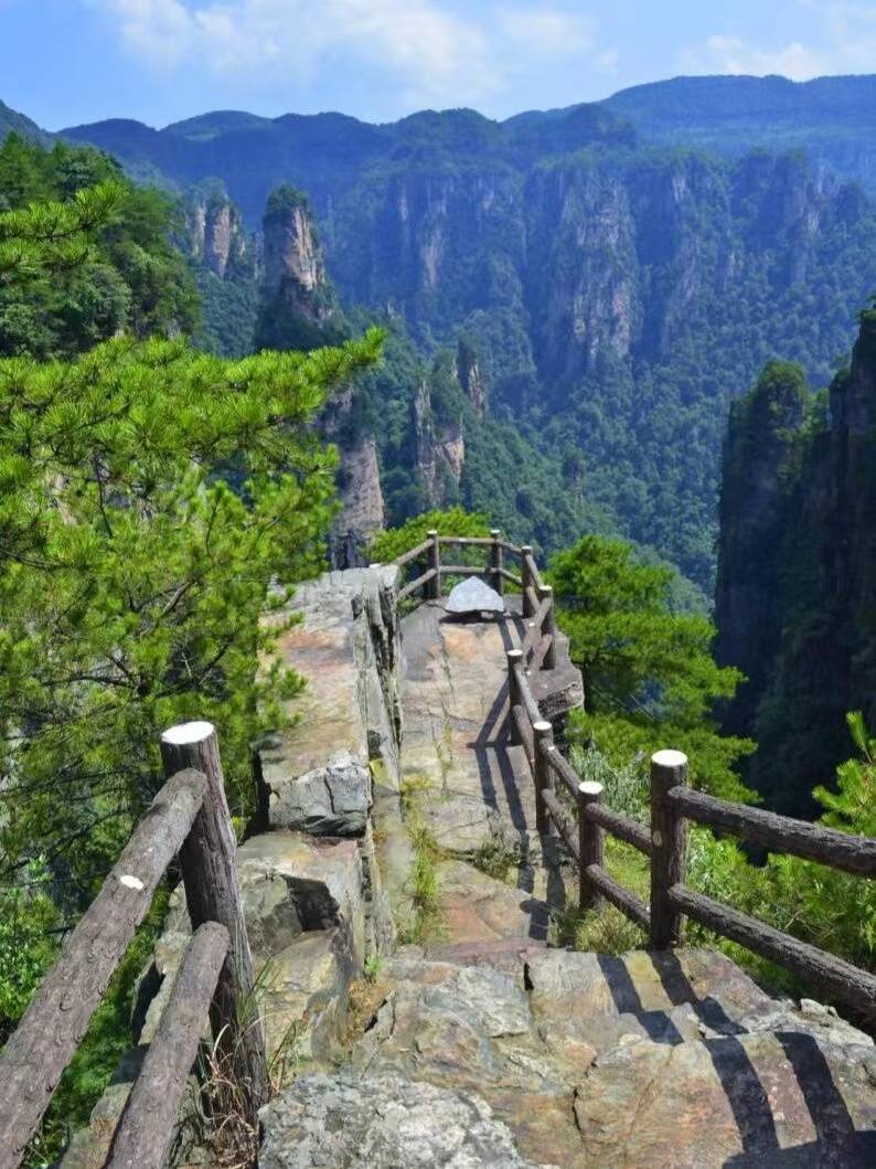七月份张家界旅游人多吗 ,景点游玩全攻略过来人分享!
