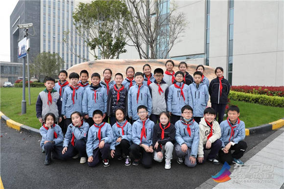 华阴小学五年级社会实践——走进上海市档案馆:探寻城市记忆 感受时代