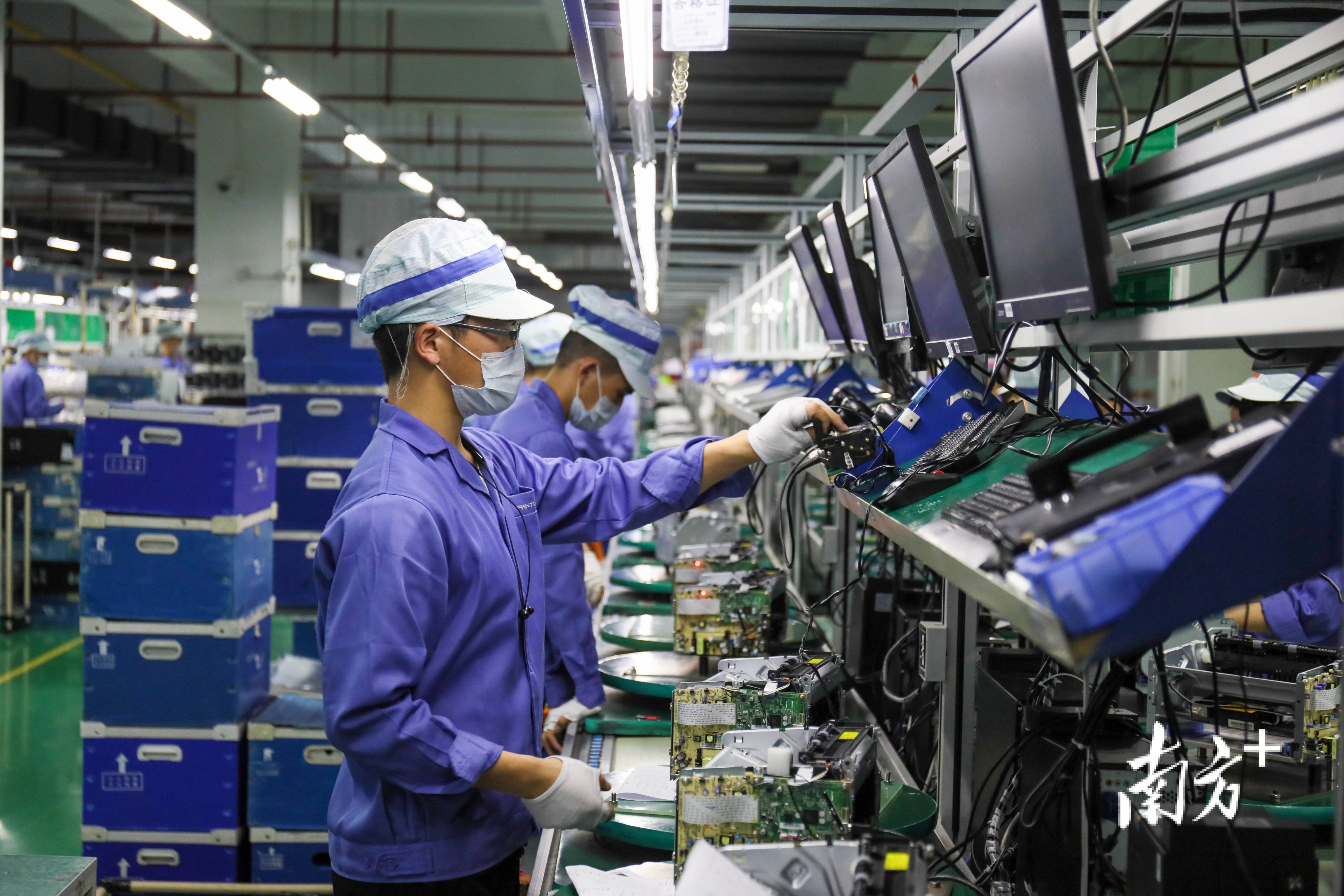 其中,第一产业增加值0.18亿元,同比下降19.2%;第二产业增加值182.