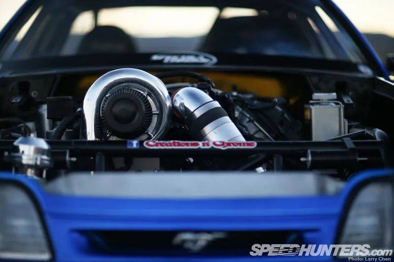 发动机更换只是开始,引擎舱中占主导地位的是一个巨大的vortech jt