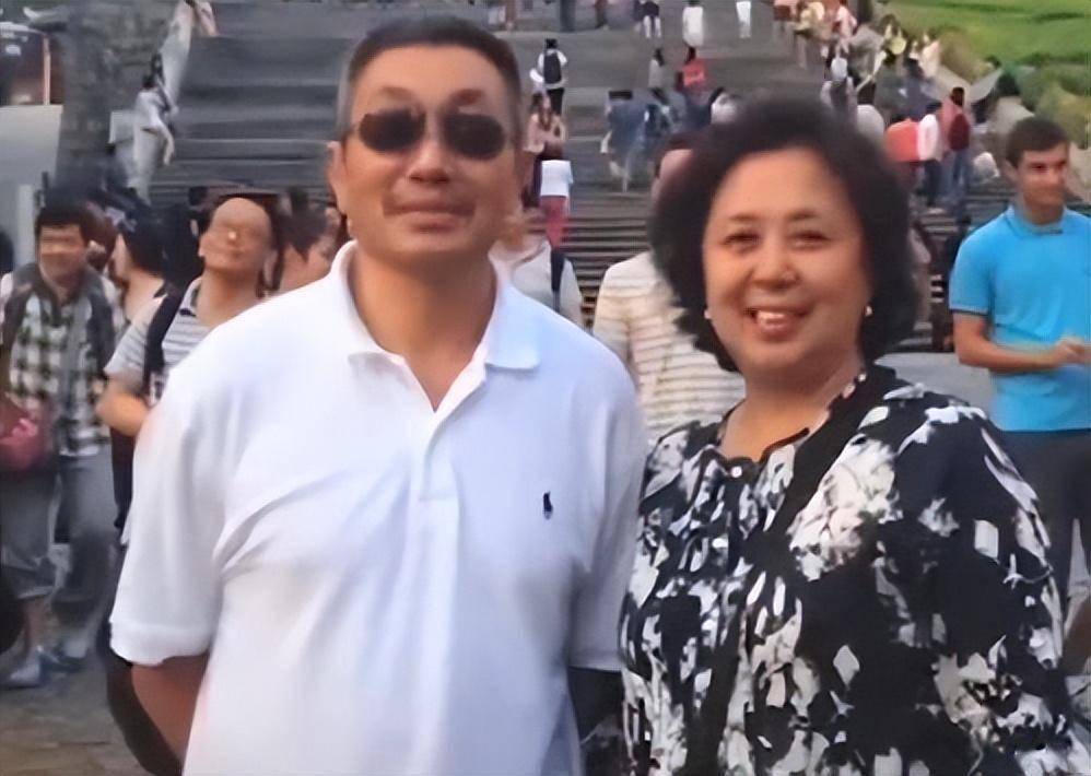 年少情深到白头偕老,杜源和妻子之间的感情令无数人感到羡慕.