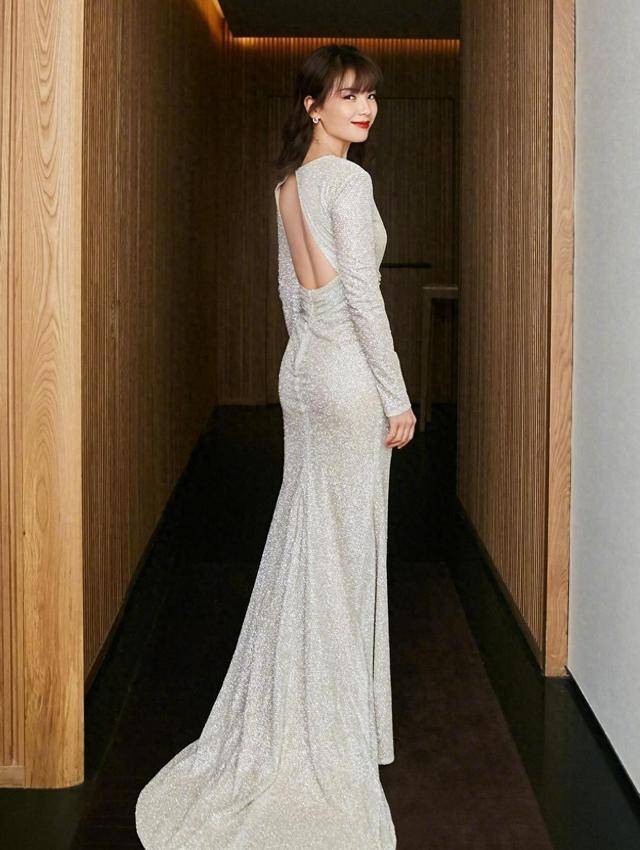 刘涛就是"大桃子"!穿着高开衩露背太有吸引力,身材比例优秀了