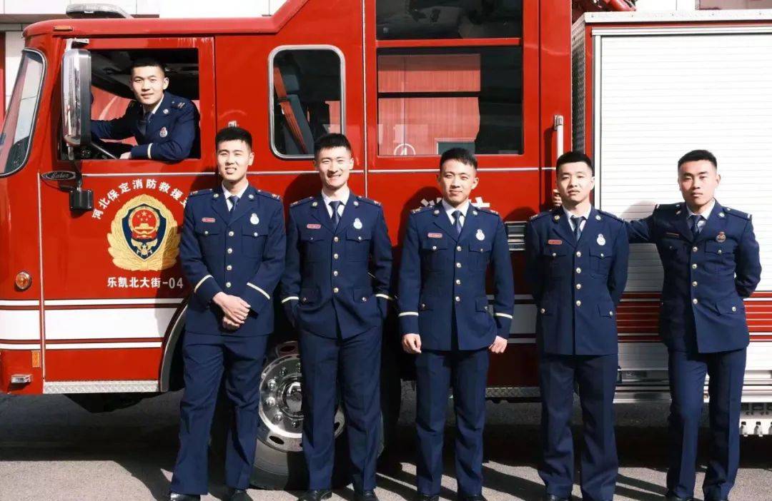 蓝朋友圈丨当"五四"遇见"消防"是火热青春的模样
