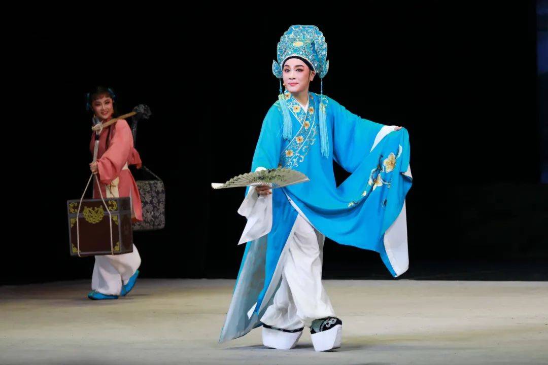 "风·范" | 纪念越剧宗师范瑞娟诞辰100周年系列演出《青衫·红袍》