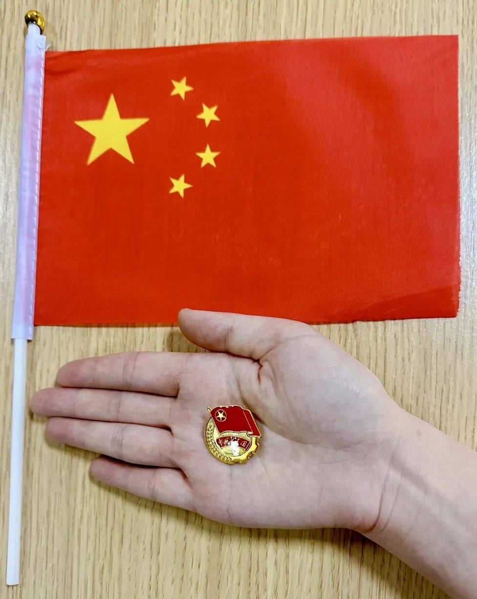 五四特辑丨"我和团旗团徽合个影"作品展播