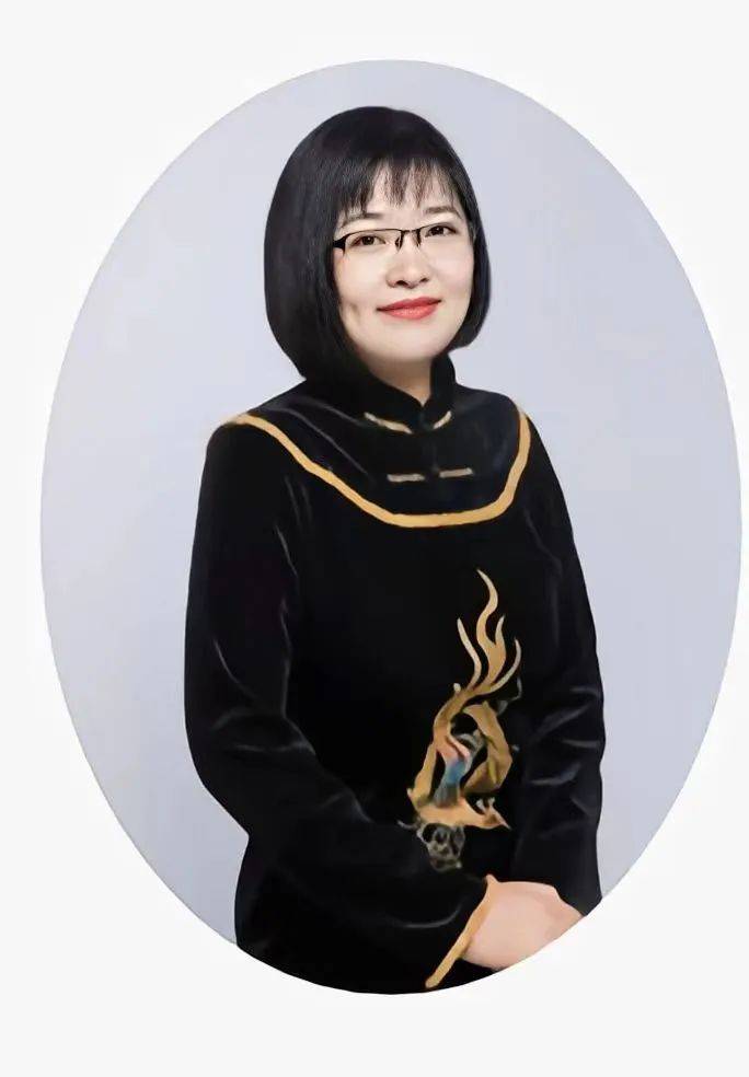 个人简介:授课教师:戴莹莹,王小红,张尚英选课方式:扫描文末二维码或