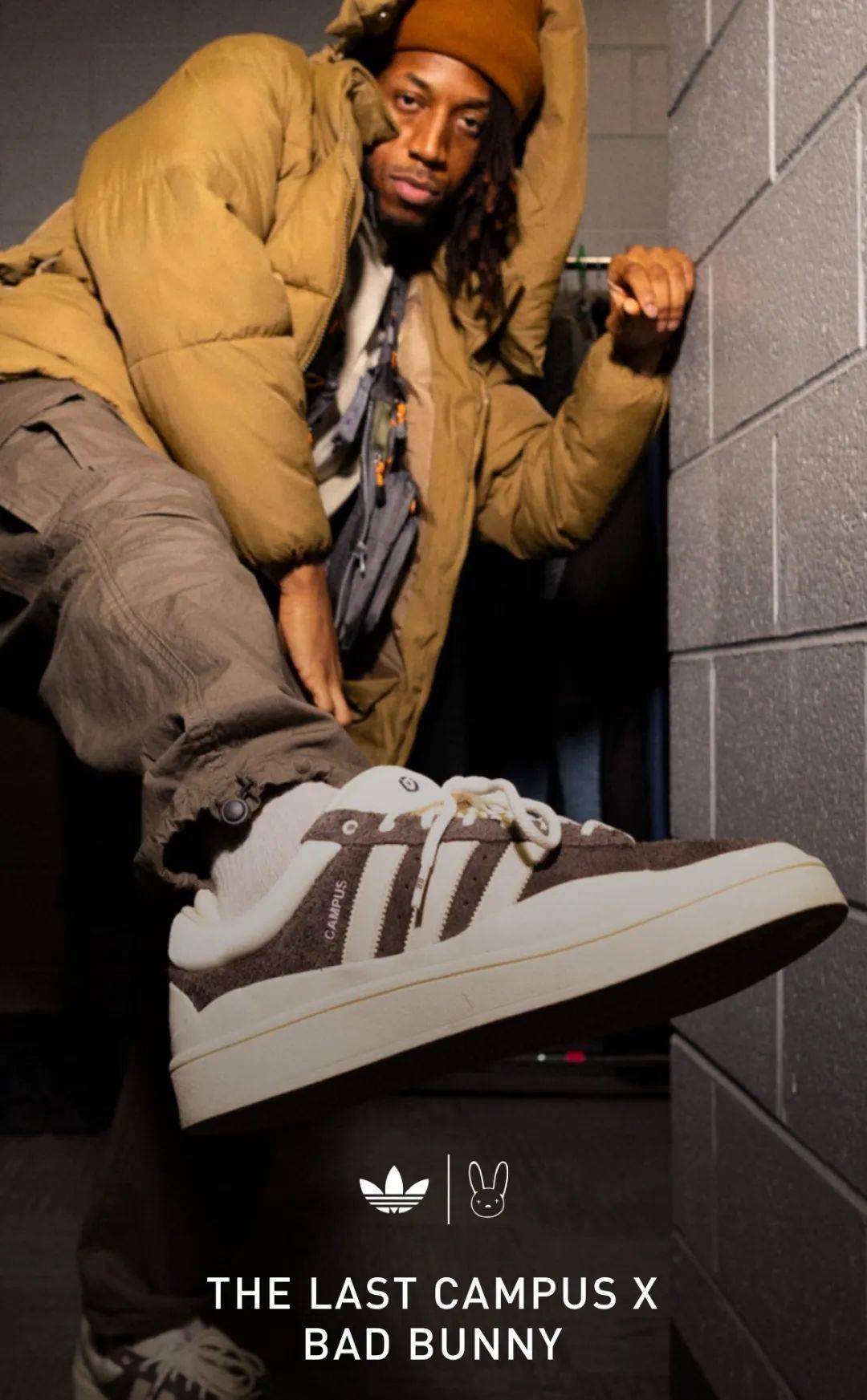 独特的面包鞋廓形,相当具有辨识度,如无意外的话,这双 bad bunny x