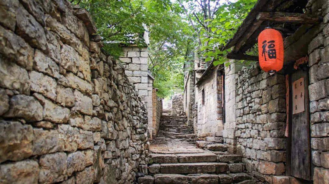 访千年古村上九山村景区,体验古村生活,陪着妈妈找寻儿时的记忆与乡愁