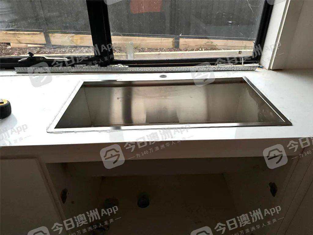 "锅碗瓢盆都不放过!"澳洲华女新家半年3次进贼,全屋搬空仅剩灶台!