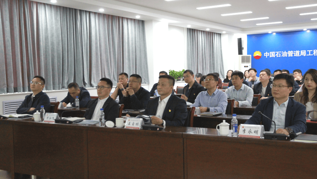 近日,龙慧公司召开智控plc新品发布会,公司经理,党委副书记,董事万江