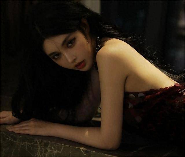 王力宏丑闻曝光,热依扎官宣产女,隐私十分重要