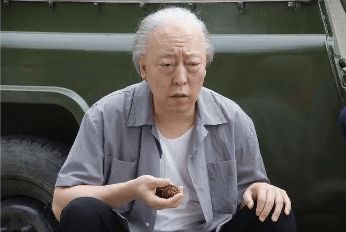 晚上爆出倪萍居然是倪大红的大姨姐?网友直呼"不可思议"