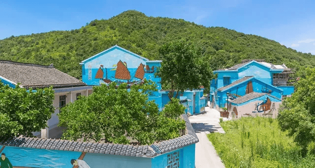 用餐:午餐,晚餐 住宿:岱山酒店d2酒店-磨心山-鹿栏晴沙-酒店酒店自助
