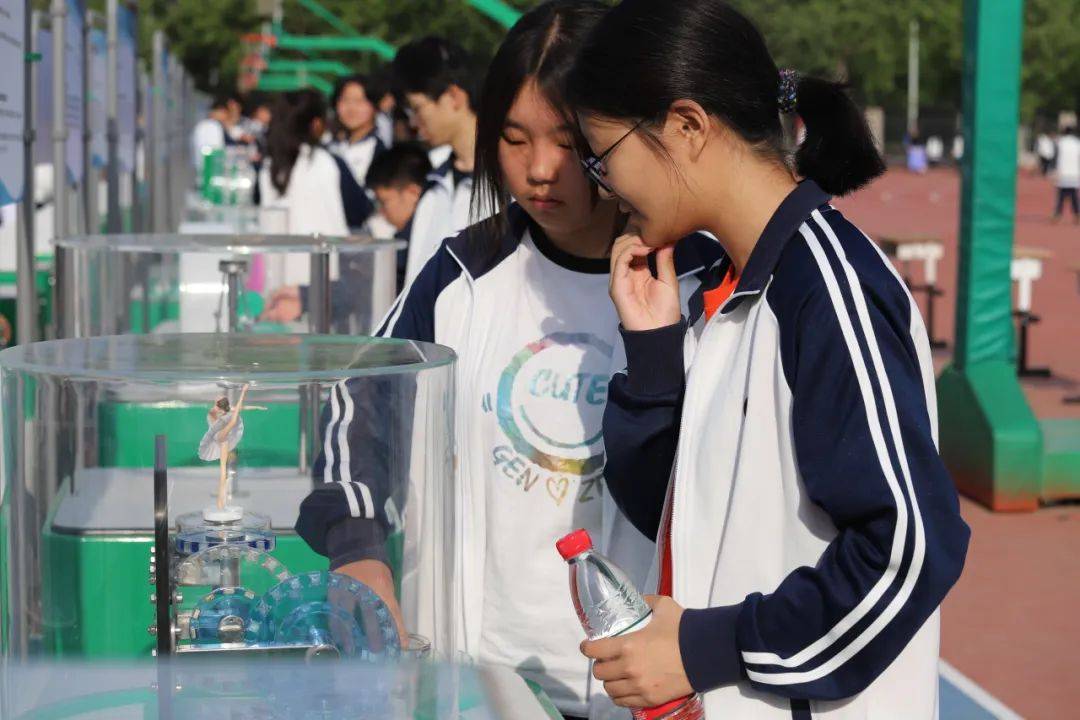 感受科技魅力,点燃科学梦想——北京四中顺义分校举办首届校园科技节