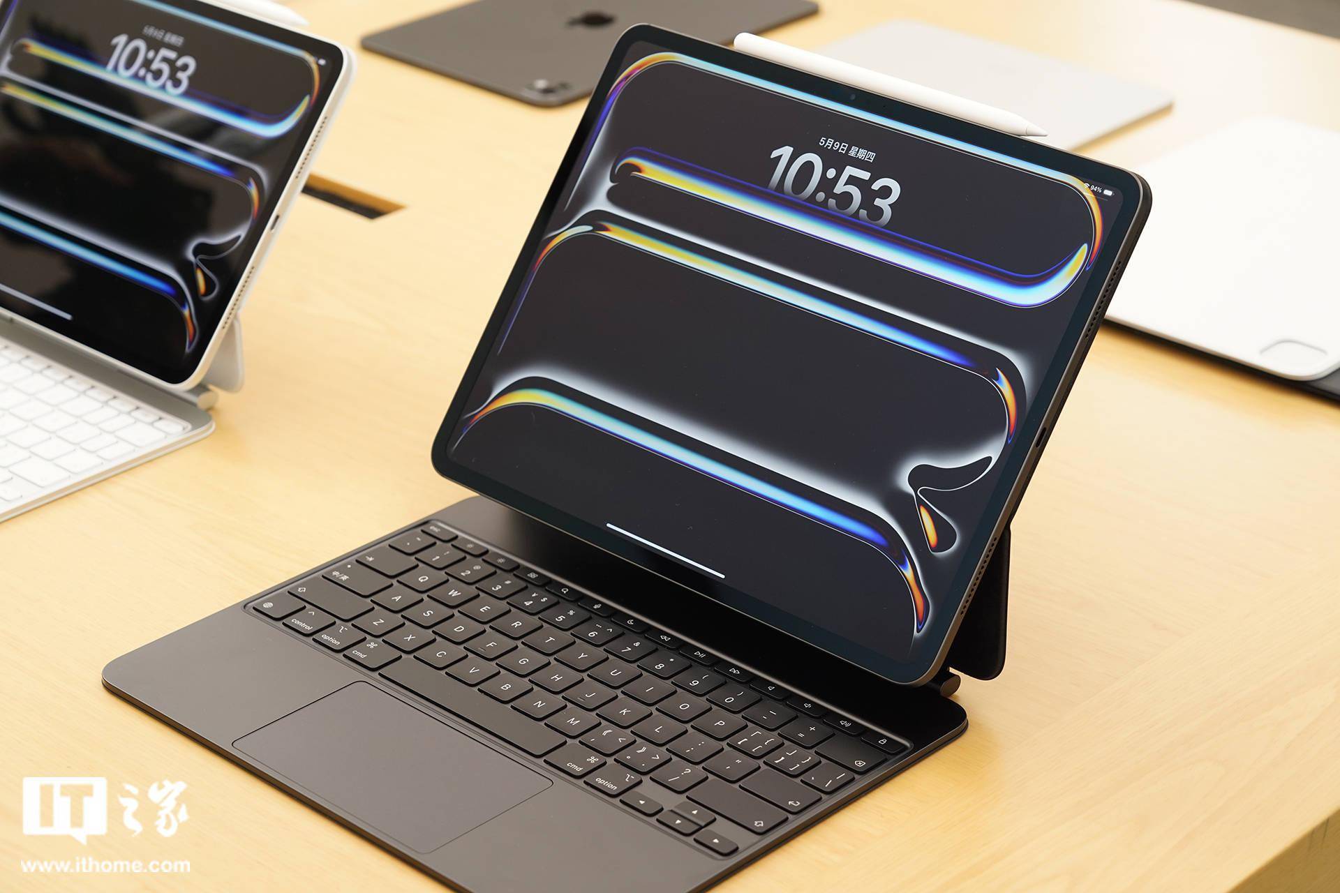 史上最薄苹果设备!it之家现场实拍上手 2024 款 ipad pro