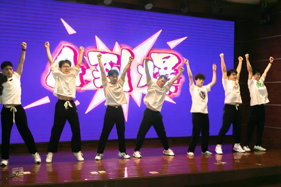 温暖如光,致敬"她力量"!