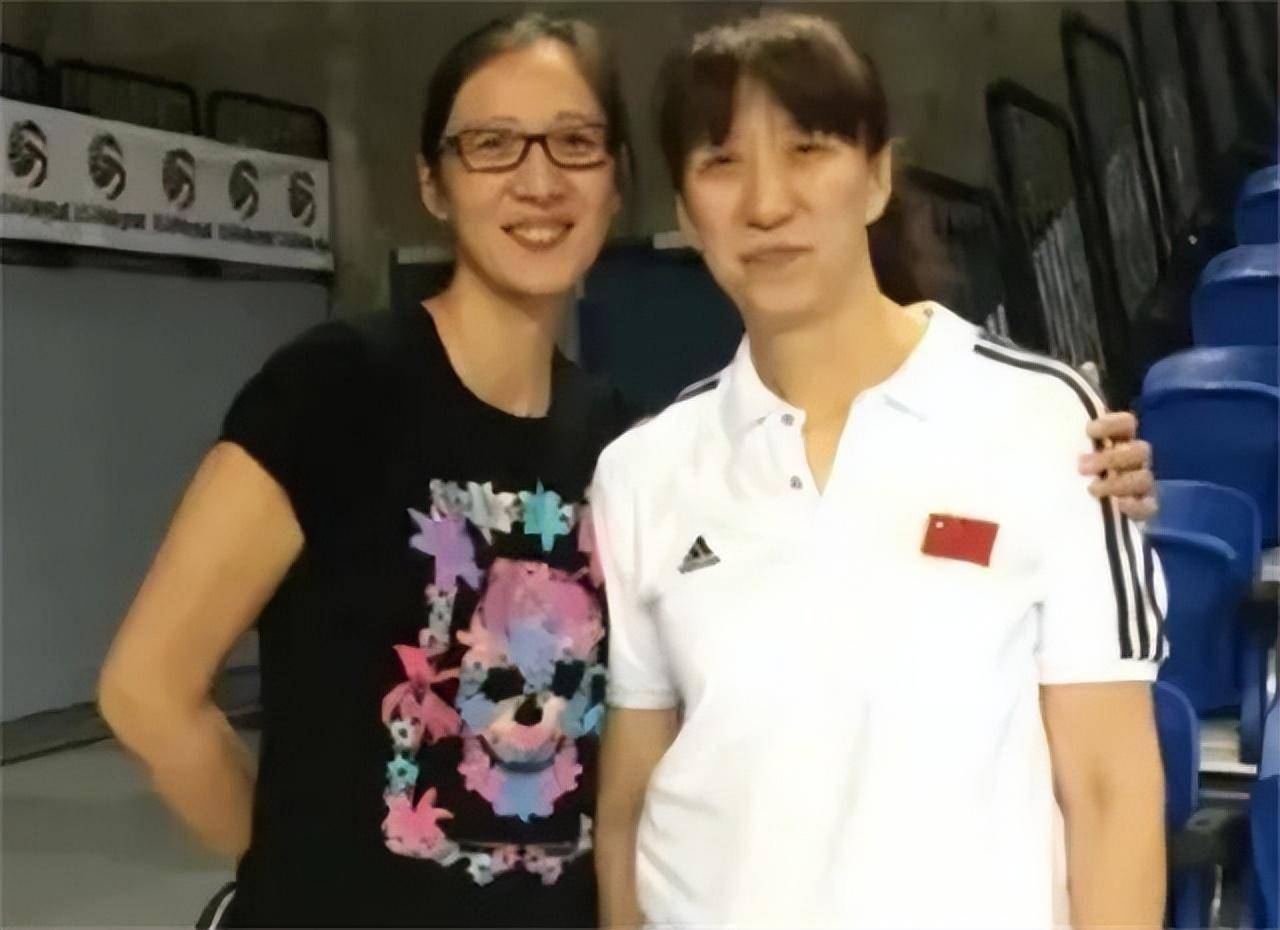 "最美女排副攻"李月明:二婚再嫁美国人,今56定居美国婚姻幸福