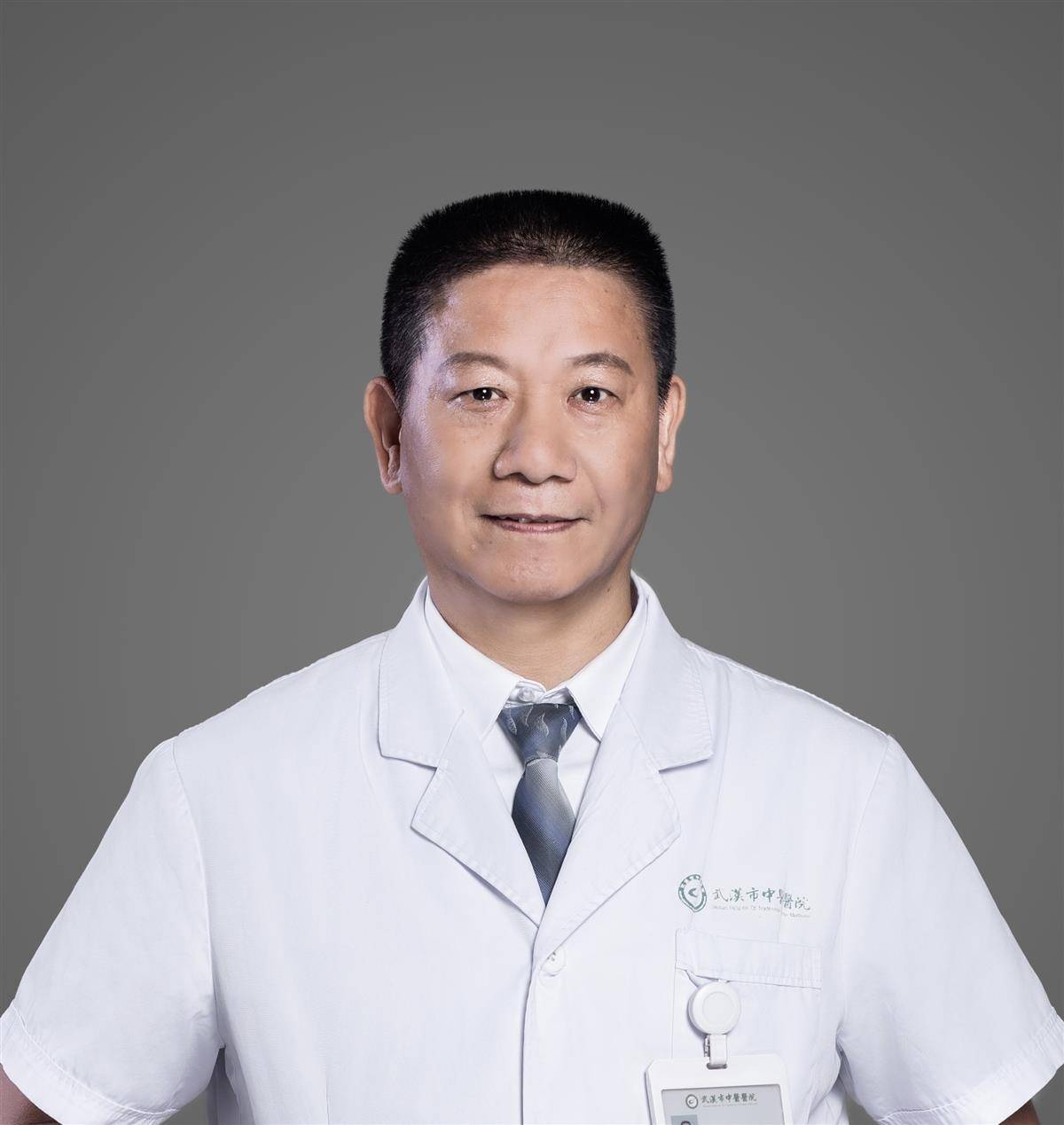 日前,武汉市中医医院治未病健康管理中心主任医师黄金元表示,市民夏季