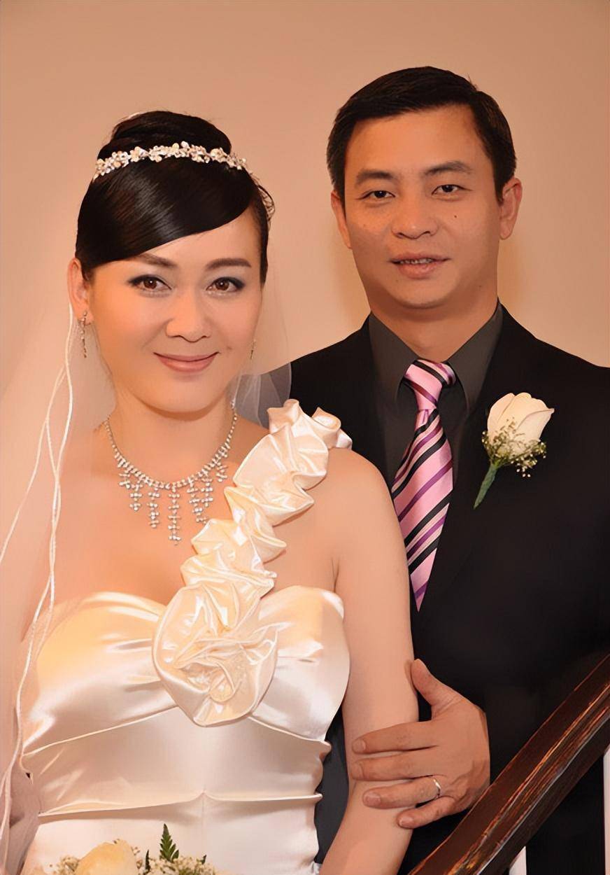 小李琳的二婚老公虽然小她六岁,很多人并不看好.