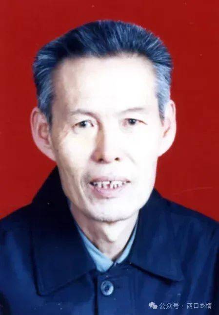 1961年从五寨师范毕业,师范班主任是同乡石墕菅惠成,分配沙泉小学任教