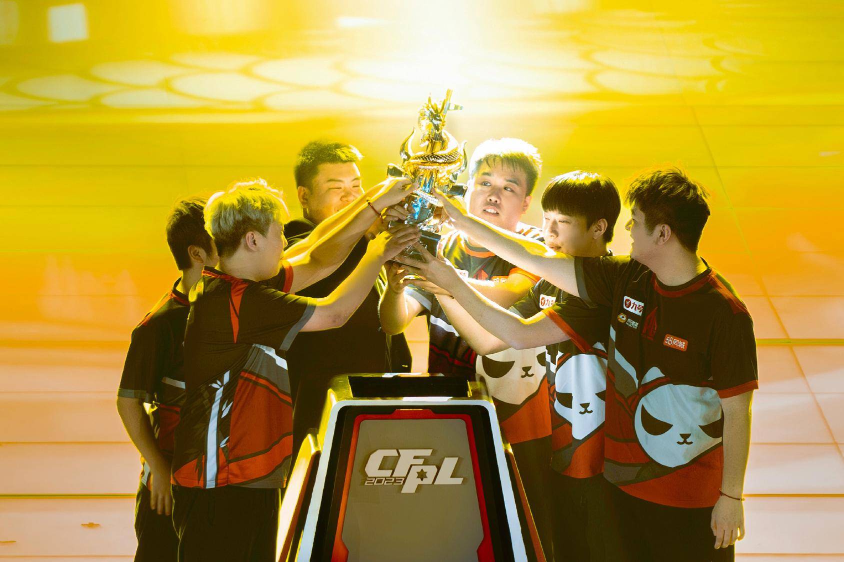 新华全媒 ·新职业故事|电子竞技员:当"打游戏"成为一份职业